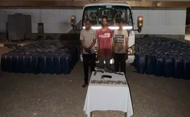 ضبط مالك مخزن وسائق بالاتجار غير المشروع بالمواد البترولية بأسوان